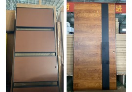 Fotos reales para puertas de entrada de madera en fábrica.