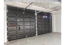 Nueva puerta de garaje de vidrio de aluminio moderno