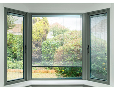 Las ventajas y desventajas de la ventana de persianas incorporadas.